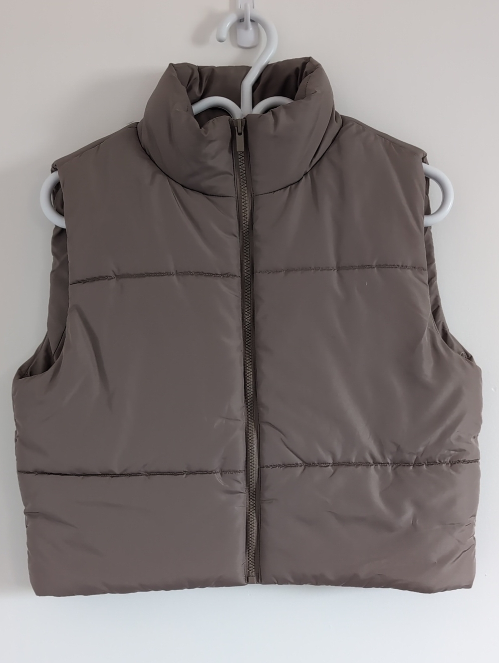 Forever 21 Women's Taupe Sleeveless Puffer Vest